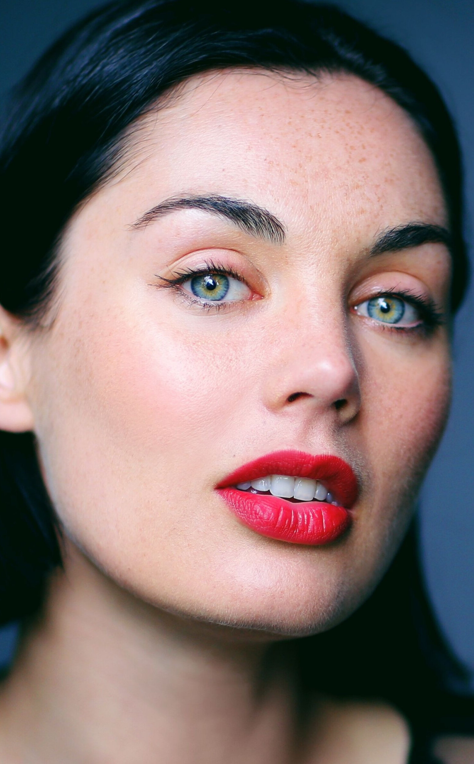 фото Поппи Корби-Туч