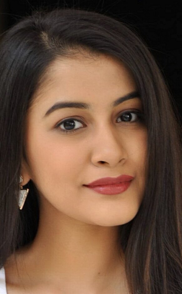 фото Симран Шарма