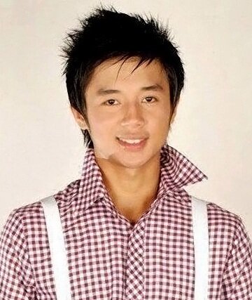 фото Ив Флорес