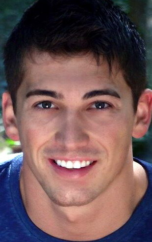 фото Чес Харви