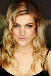 фото Мадлен Поттингер