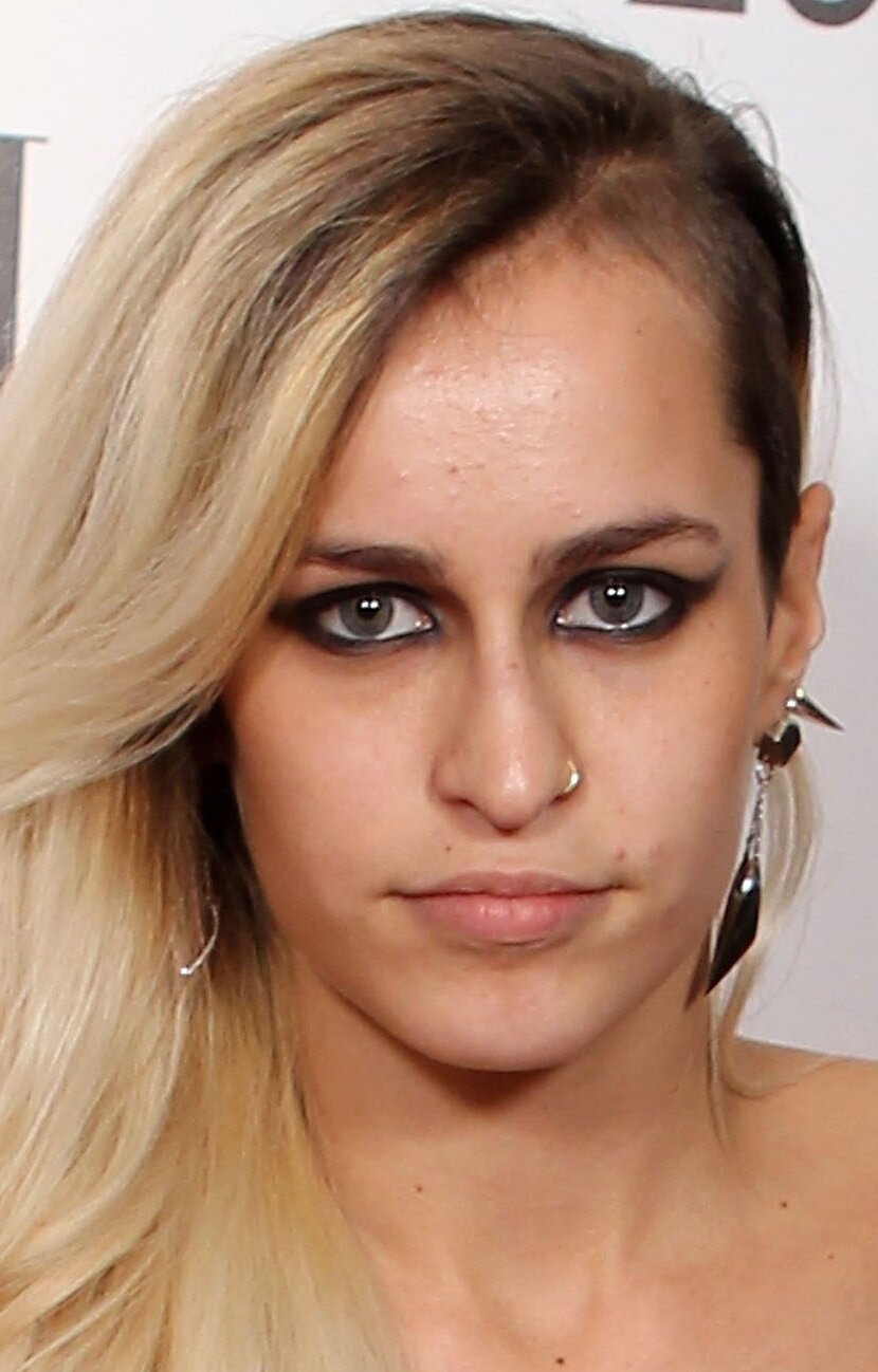 фото Элис Диллэл