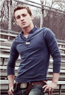 фото Andrew Lenard