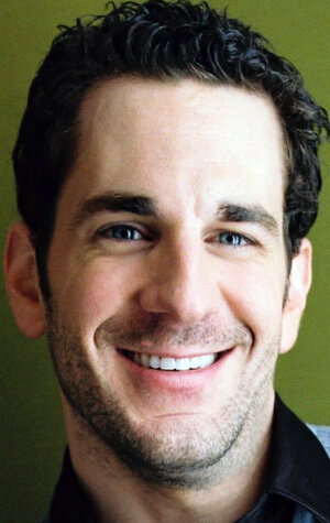 фото Аарон Абрамс