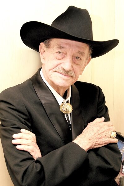 фото Марио Альмада