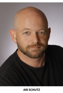 фото Ari Schutz
