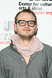 фото Люк Робертсон