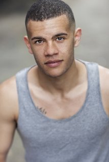 фото Джулиан Мур-Кук