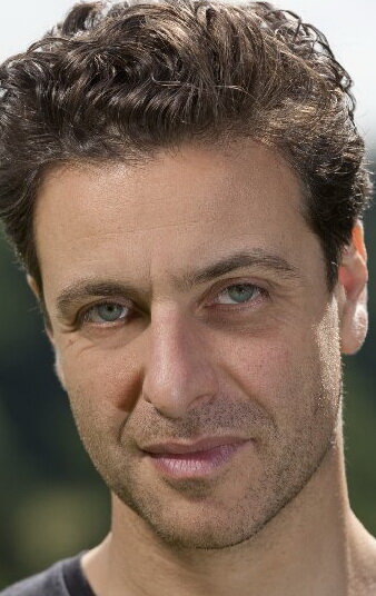 фото Адам Леви