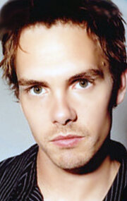 фото Мэттью Карри Холмс