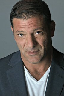 фото Джордж Августис