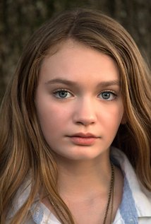 фото Кейлай Стоувер
