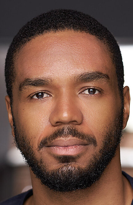 фото Трэвис Дельгадо