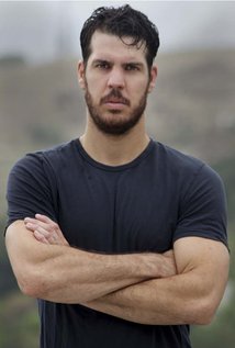 фото Адам Гомес