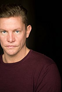 фото Дэмиен Томлинсон