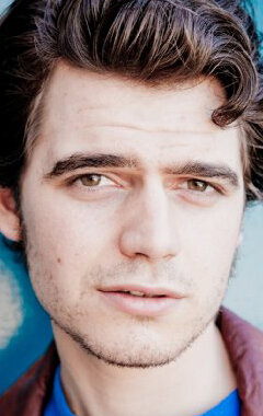 фото Брэндон Джеймс Сим