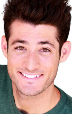 фото Джош Хеллер