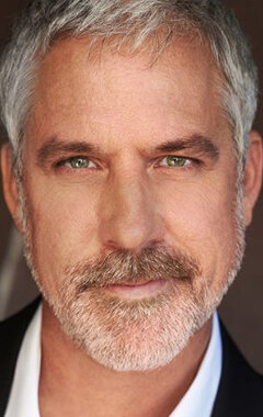 фото Перри Томас