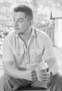 фото Адам Хендерсон