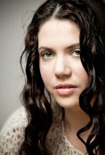 фото Кейтлин Лео