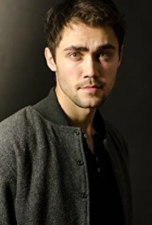 фото Макс Монтези