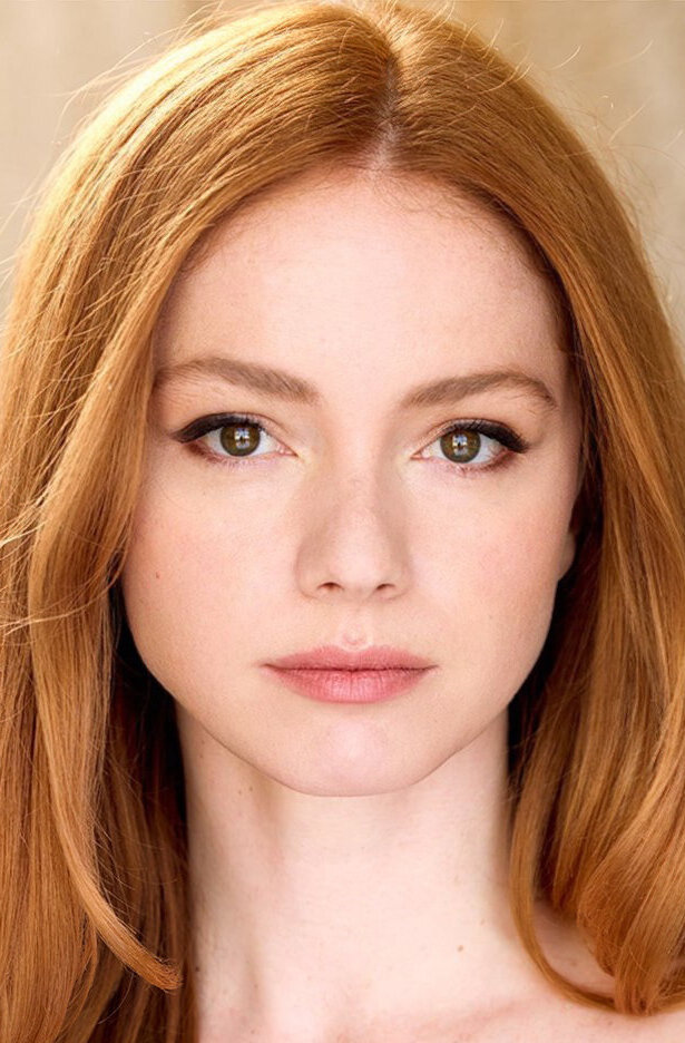 фото Mia Topalian