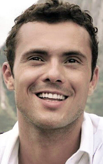 фото Адриану Толоза