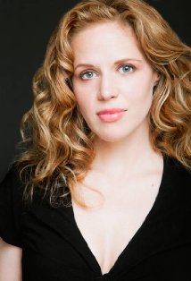 фото Kirsten Lewis