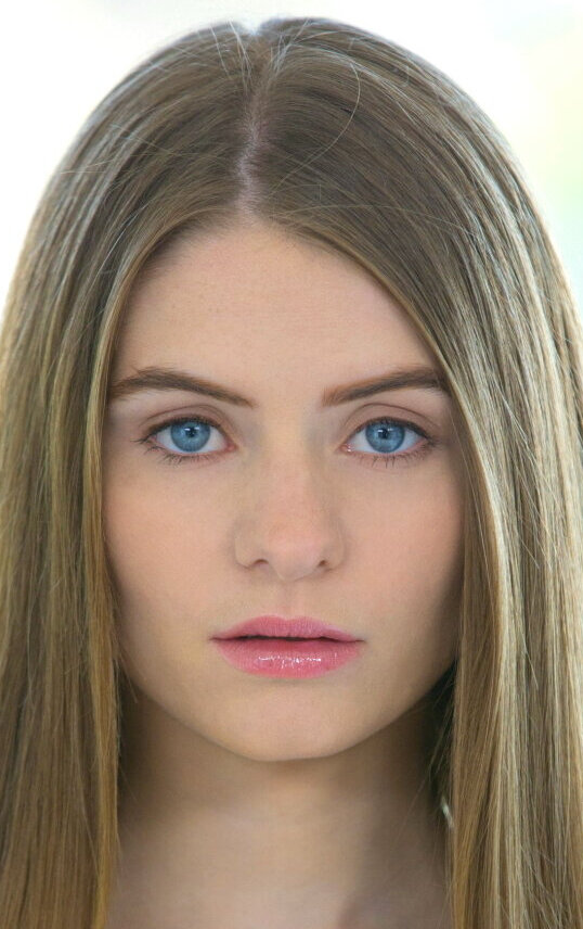 фото Alice March