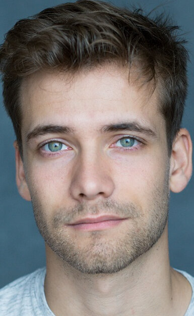 фото Оливер Денч