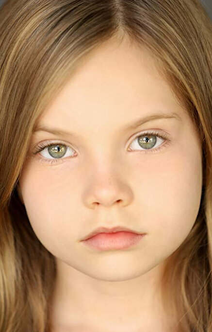 фото Виолет Хикс