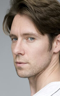 фото Том Коулстон