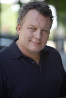 фото Майлз Вуден