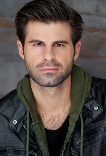 фото Бретт Истон