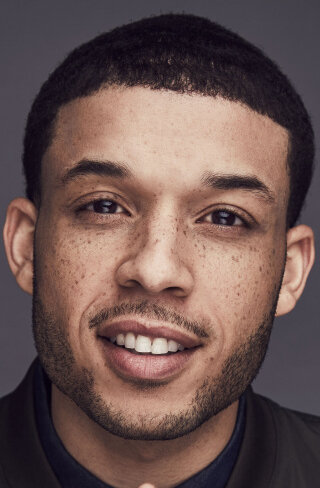 фото Роланд Бак