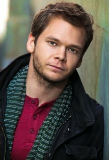 фото Cameron Edward Benton