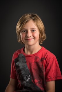 фото Дилан Холл