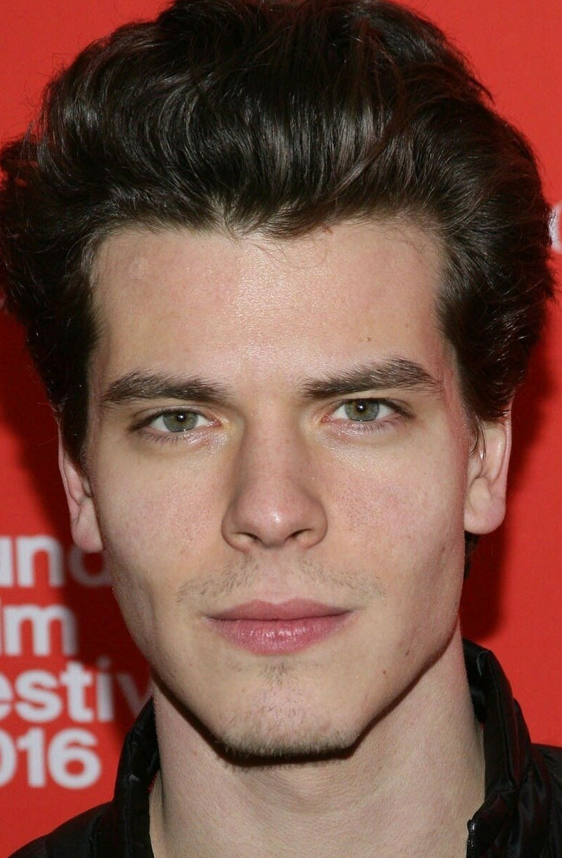 фото Гас Хэлпер