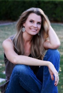 фото Kristi Lawrence