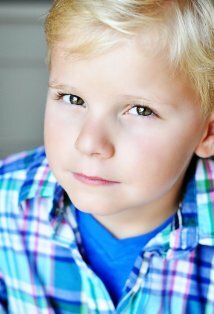 фото Броган Холл