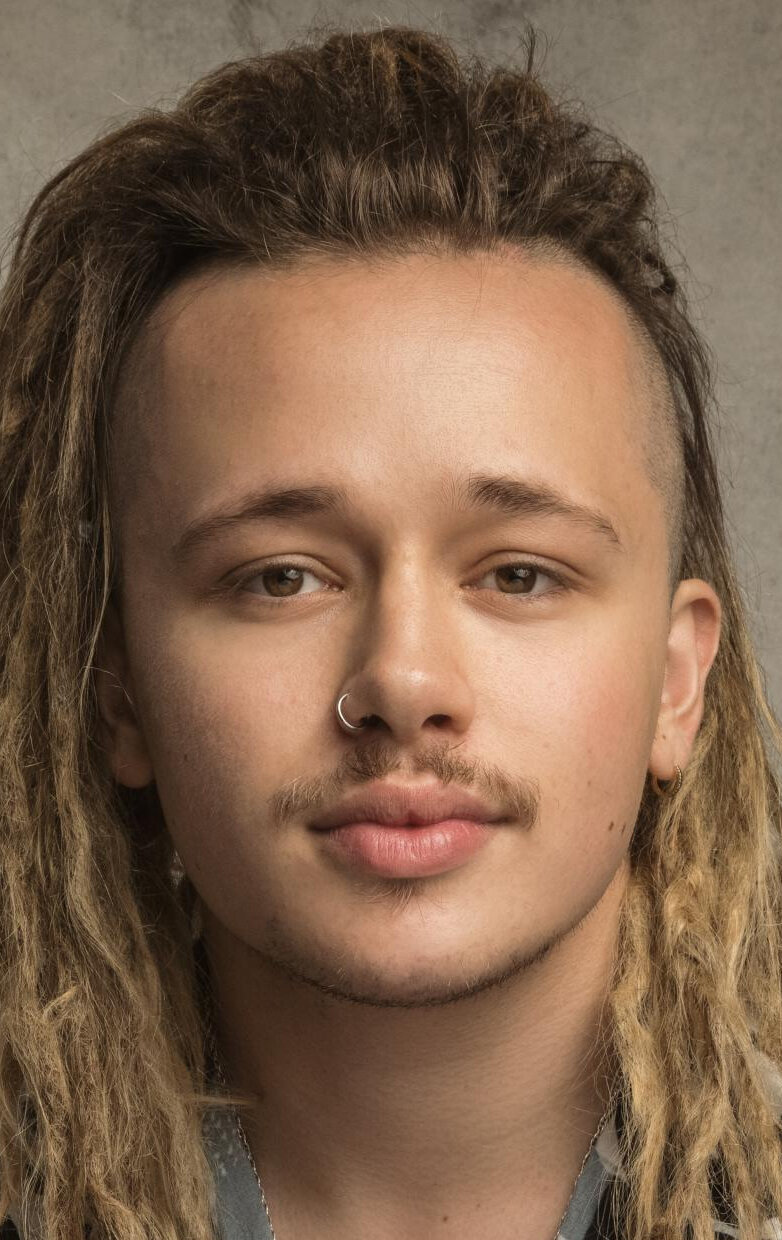 фото Люк Френд