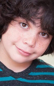 фото Сайрус Арнольд