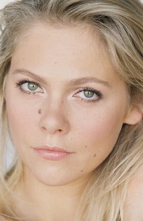 фото Лили Коулес