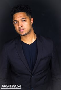 фото Майкл Дж. Санчес