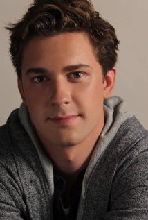 фото Джастин Добис