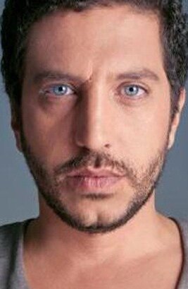 фото Эсер Карабил