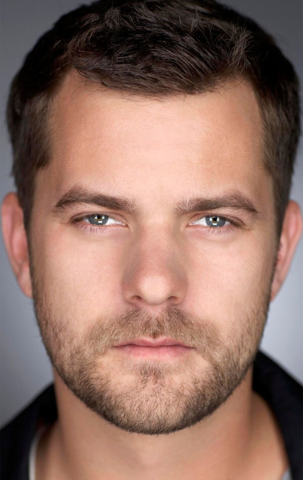 фото Джошуа Джексон