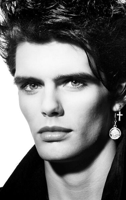 фото Чарли Секстон