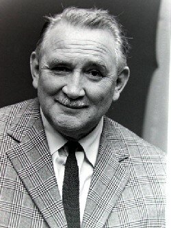 фото Густав Кнут