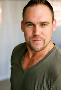 фото Дастин Доан